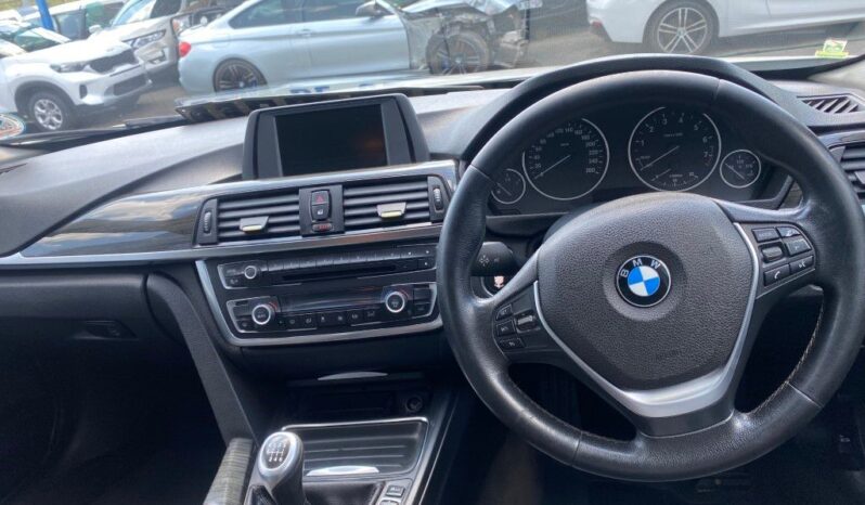 
								2012 BMW 320i full									