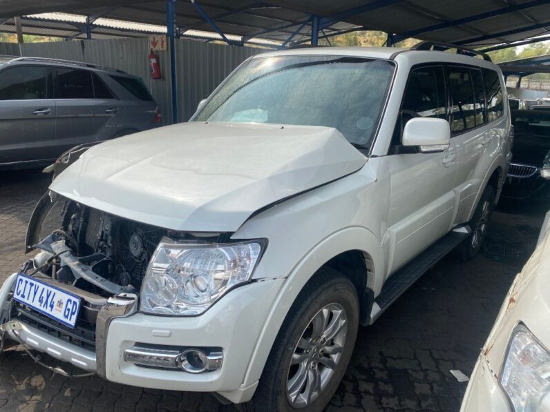 
								2019 MITSUBISHI PAJERO full									