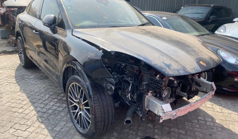 
								2023 PORSCHE CAYENNE COUPE full									