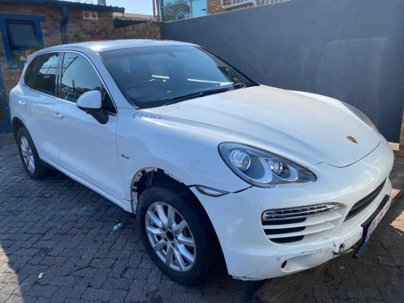
								2013 PORSCHE CAYENNE full									