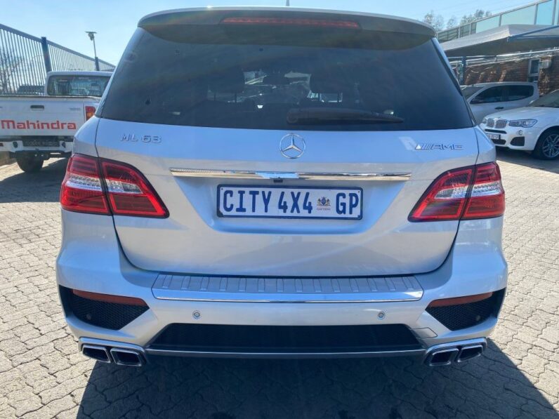 
								2013 MERCEDES BENZ ML63 AMG full									