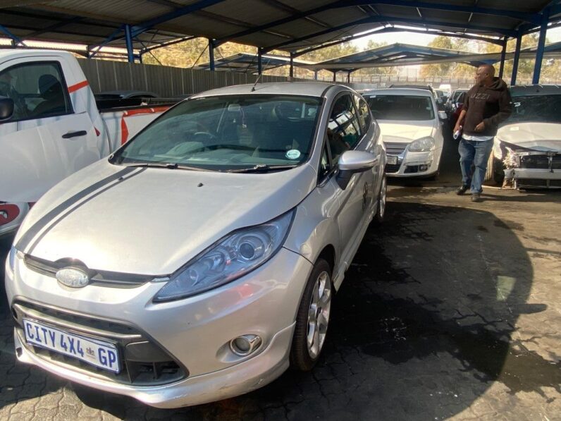 
								2009 FORD FIESTA full									