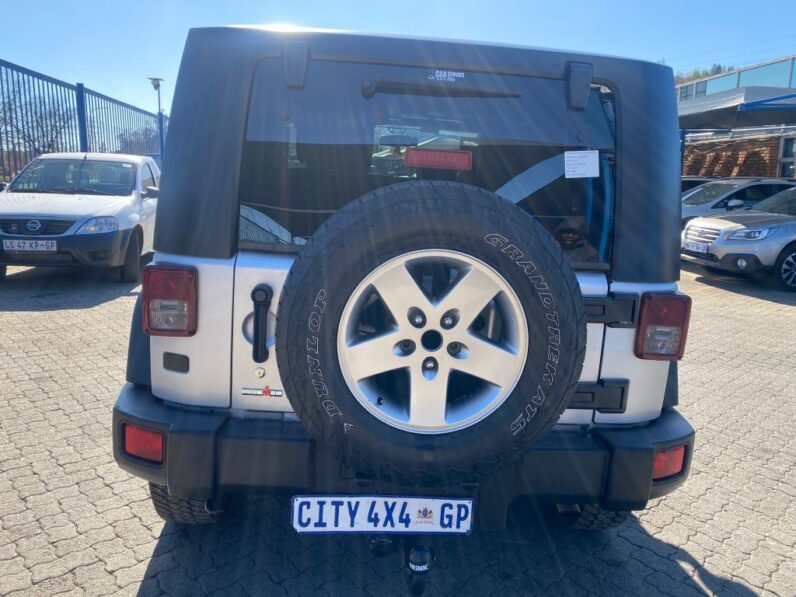 
								2010 JEEP WRANGLER full									