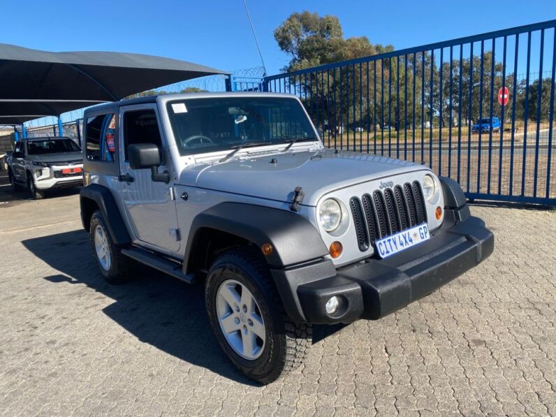 
								2010 JEEP WRANGLER full									