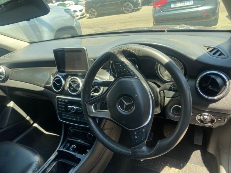 
								2014 MERCEDES BENZ CLA200 full									