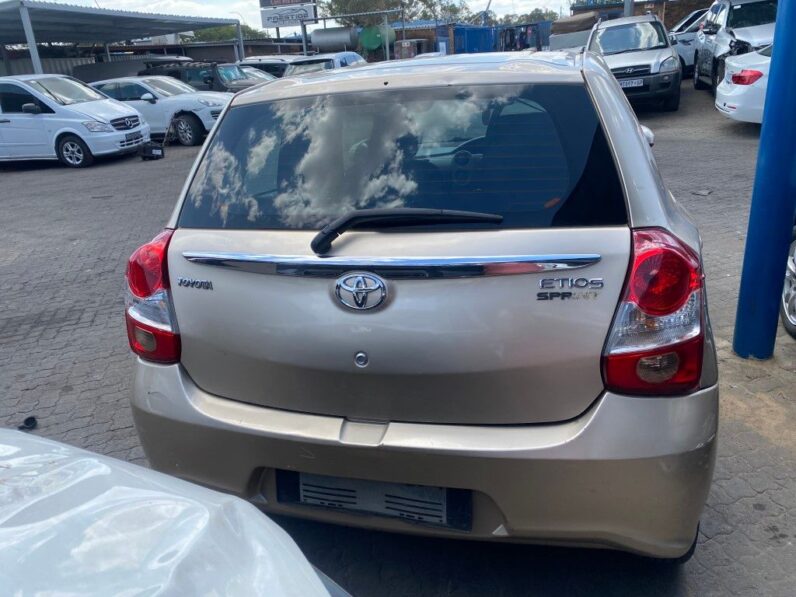 
								2018 TOYOTA ETIOS 1.5 XS full									