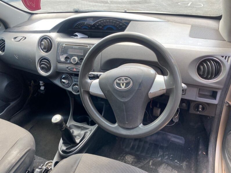 
								2018 TOYOTA ETIOS 1.5 XS full									