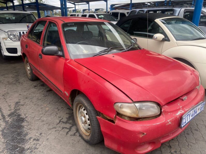 
								1998 HYUNDAI ACCENT full									