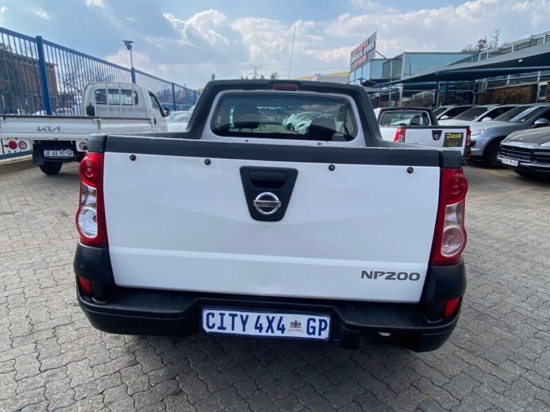 
								2015 NISSAN NP200 full									