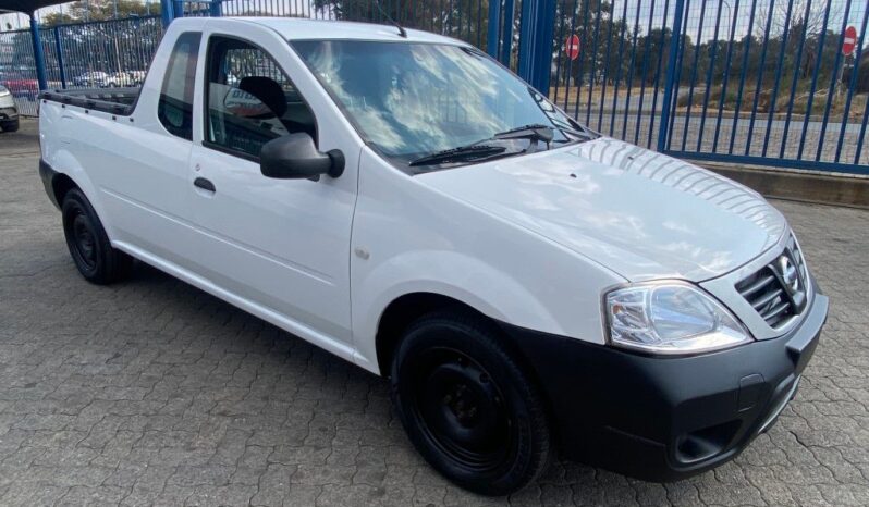 
								2015 NISSAN NP200 full									