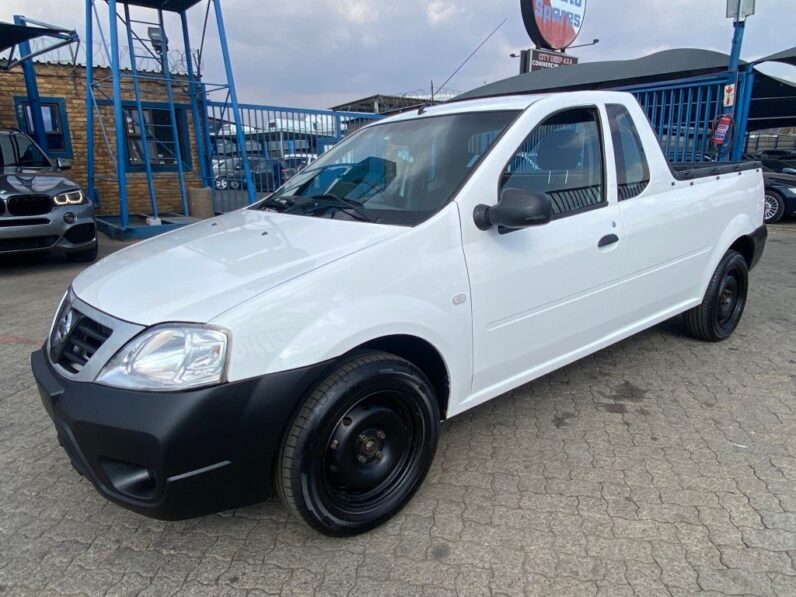 
								2015 NISSAN NP200 full									