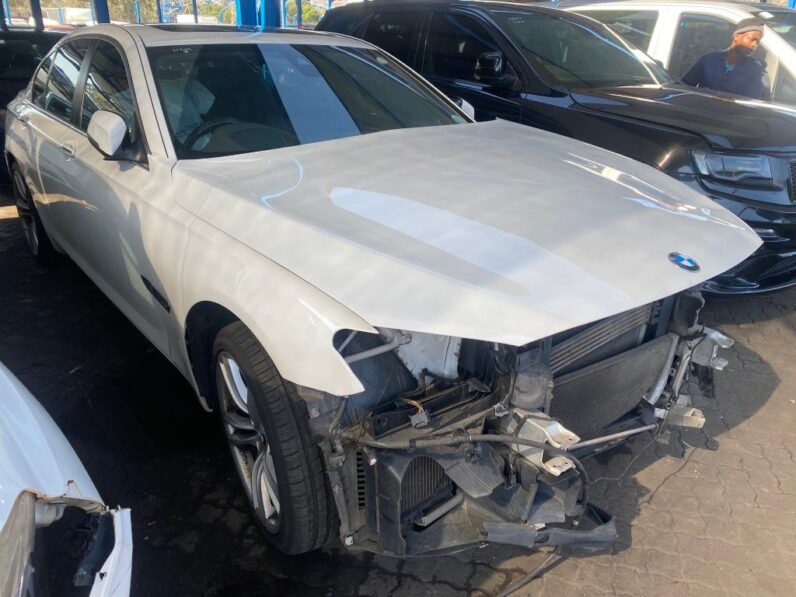 
								2015 BMW 750i M50i full									