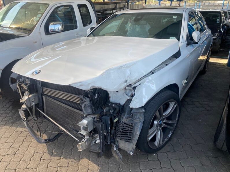 
								2015 BMW 750i M50i full									