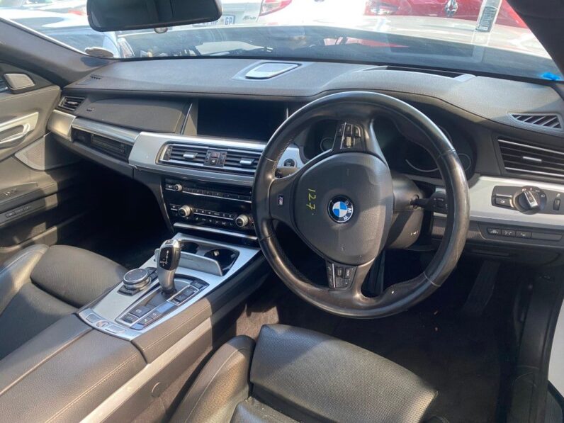 
								2015 BMW 750i M50i full									
