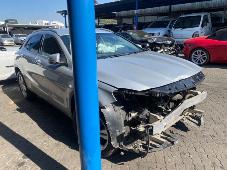 
								2017 MERCEDES BENZ GLA 200 CDI full									