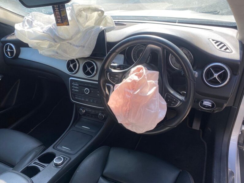 
								2017 MERCEDES BENZ GLA 200 CDI full									