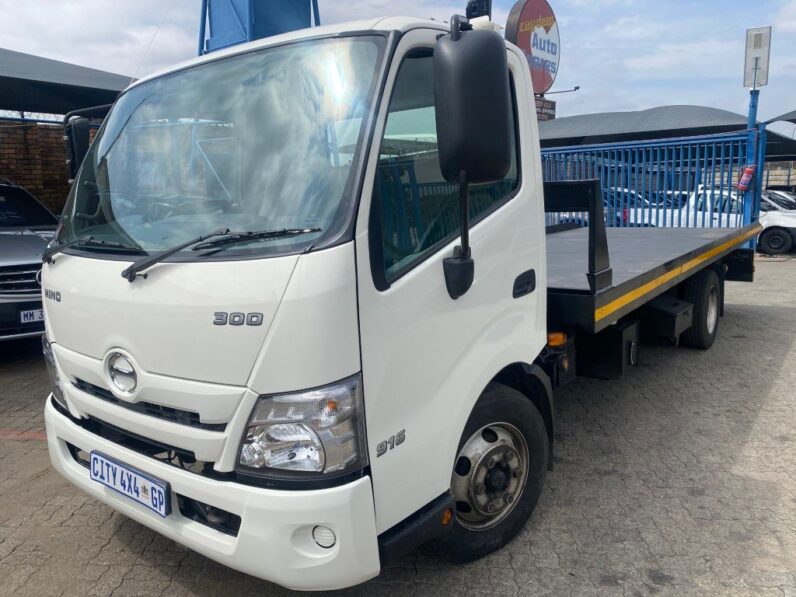 
								2015 HINO 300 611 LWB full									