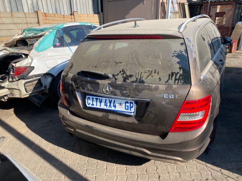 
								2012 MERCEDES BENZ C200 CDi full									