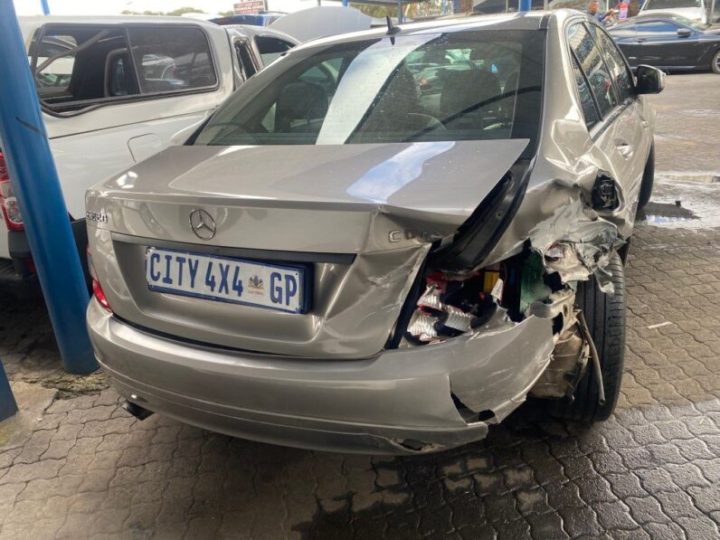 
								2007 MERCEDES BENZ W204 full									