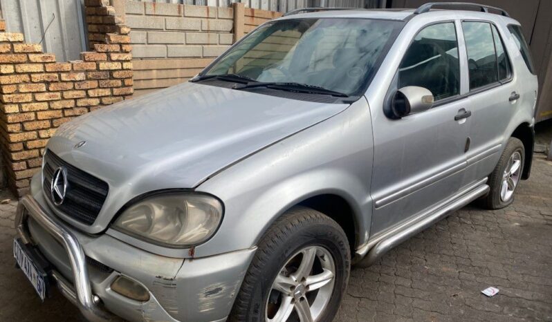 
								2002 MECERDES BENZ ML270 CDI full									