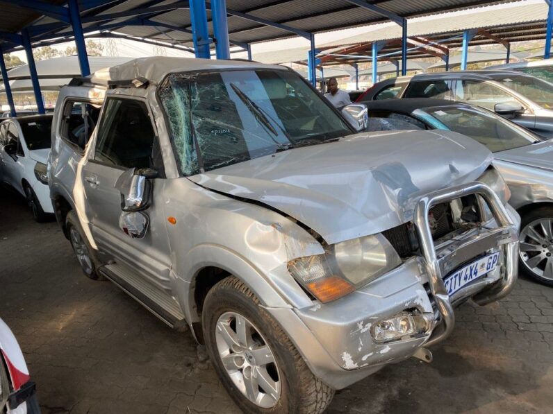 
								2002 MITSUBISHI PAJERO 3200 DI-D full									