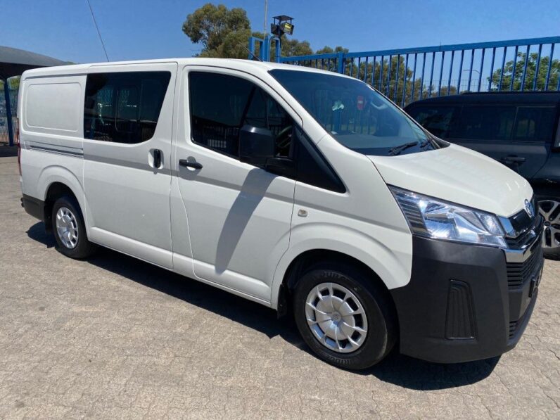 
								2023 TOYOTA QUANTUM 2.8 LWB full									