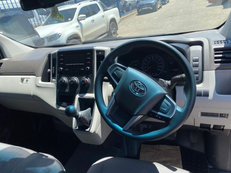 
								2023 TOYOTA QUANTUM 2.8 LWB full									