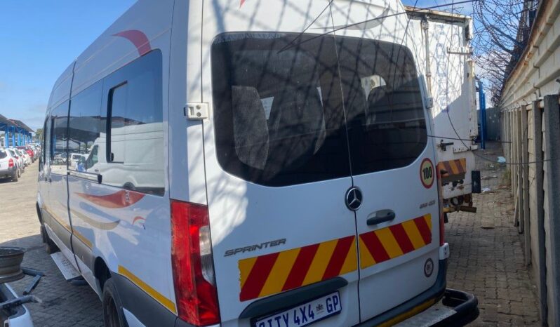 
								2021 MERCEDES BENZ SPRINTER 519 full									