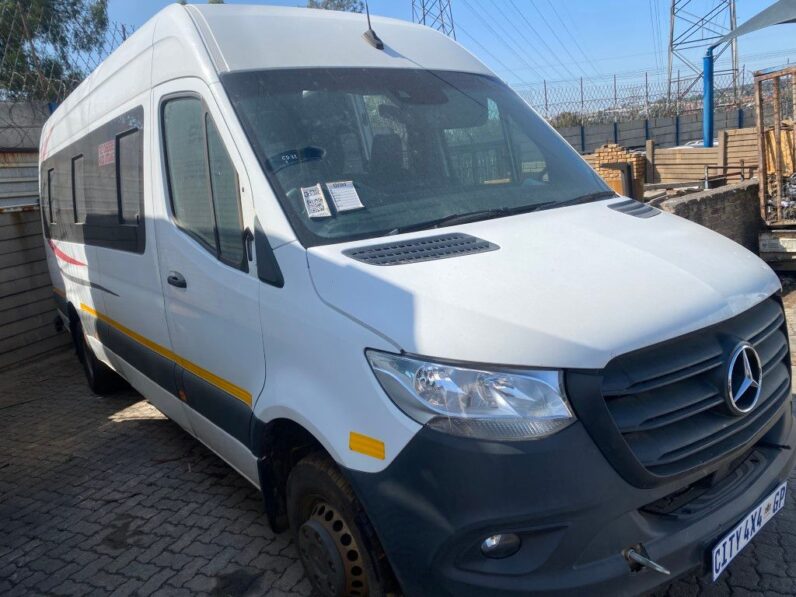 
								2021 MERCEDES BENZ SPRINTER 519 full									