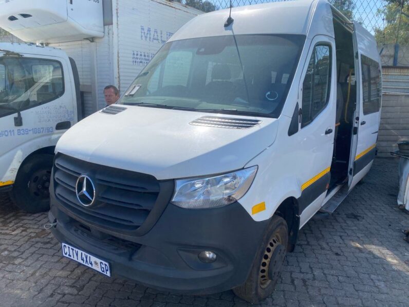 
								2021 MERCEDES BENZ SPRINTER 519 full									