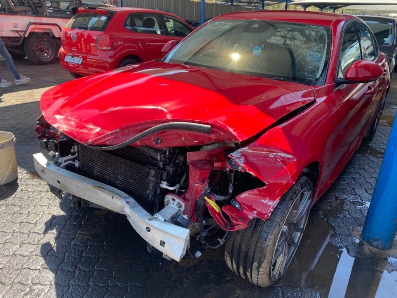 
								2017 ALFA ROMEO GIULIA full									