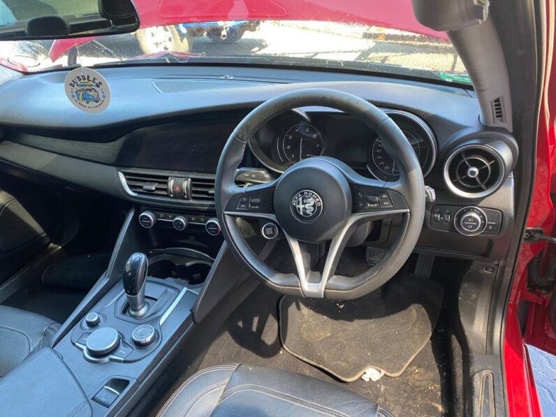 
								2017 ALFA ROMEO GIULIA full									