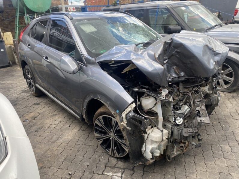 
								2021 MITSUBISHI ECLIPSE CROSS full									