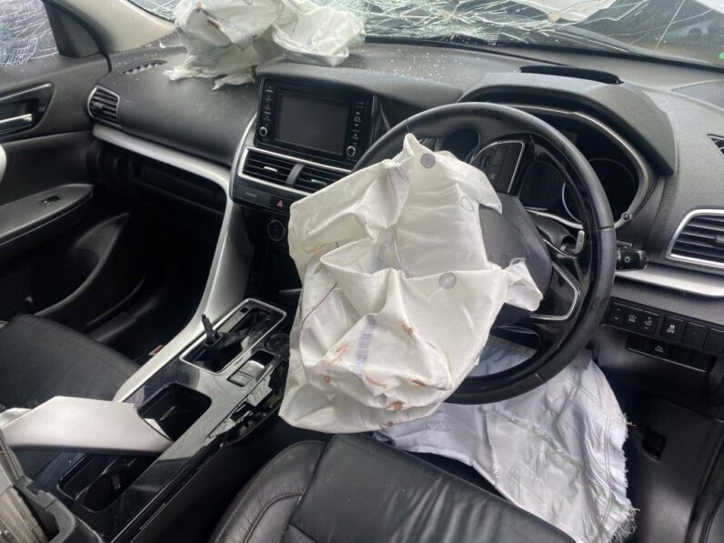 
								2021 MITSUBISHI ECLIPSE CROSS full									