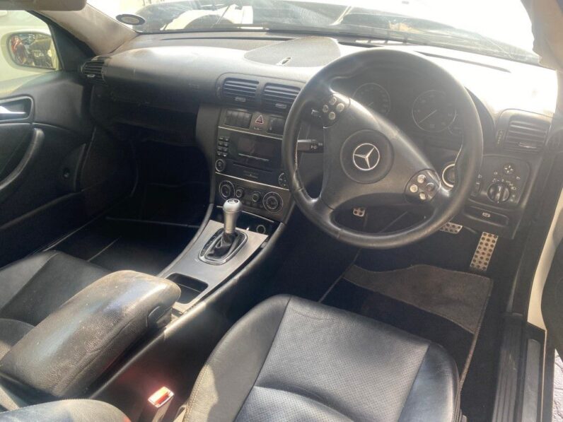 
								2005 MERCEDES BENZ C230 V6 full									