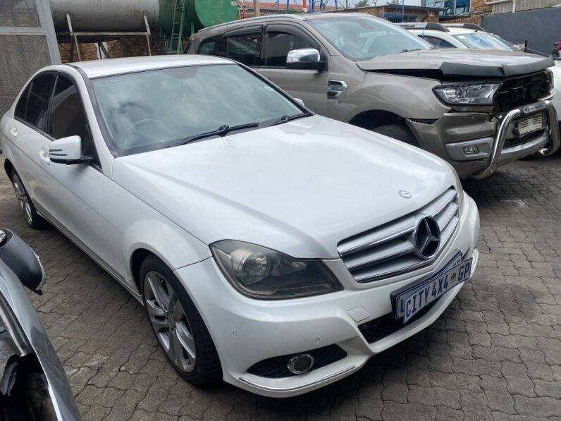 
								2012 MERCEDES BENZ C180 full									