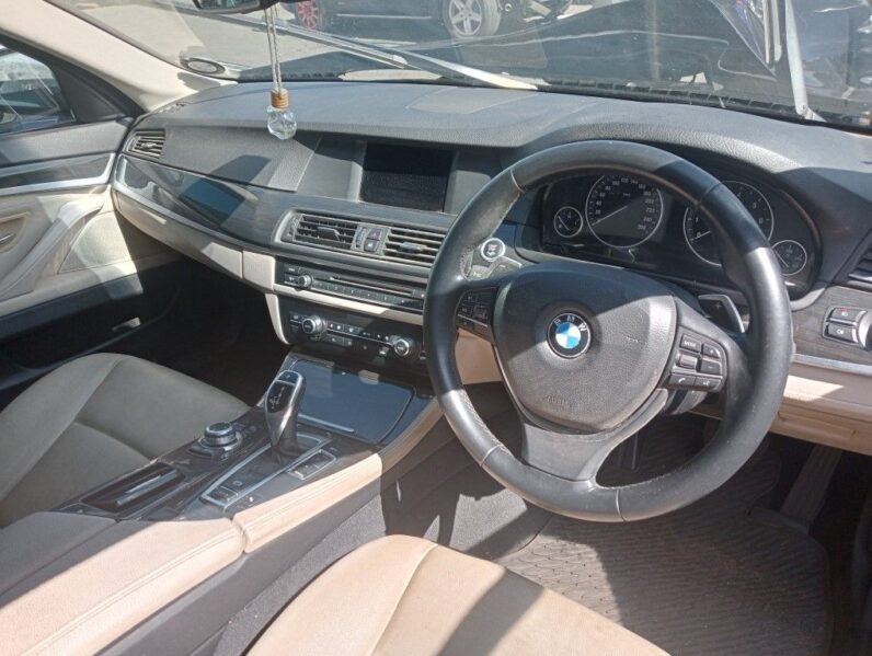 
								2010 BMW 528i A/T full									