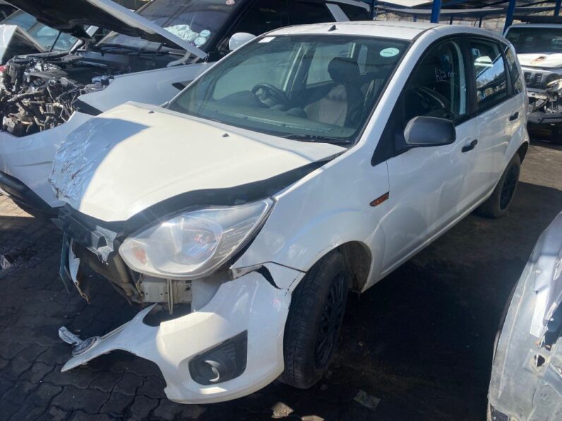 
								2015 FORD FIGO 1.4 full									