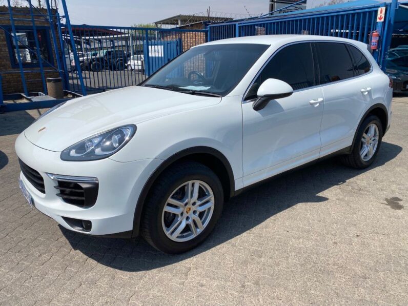 
								2015 PORSCHE CAYENNE full									