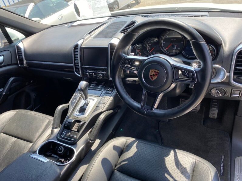 
								2015 PORSCHE CAYENNE full									