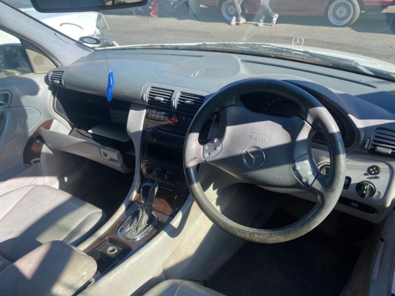 
								2002 MERCEDES BENZ C200 full									