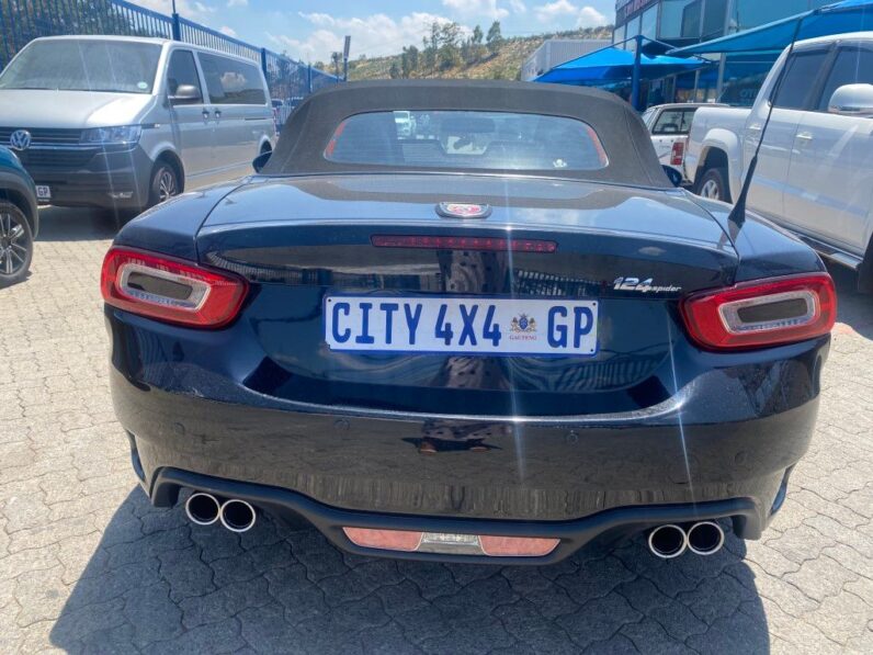 
								2020 FIAT 124 SPIDER full									