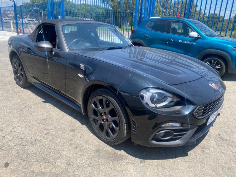 
								2020 FIAT 124 SPIDER full									