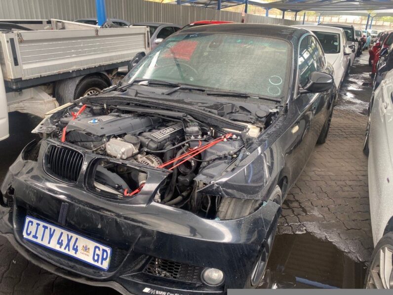 
								2010 BMW 125i full									