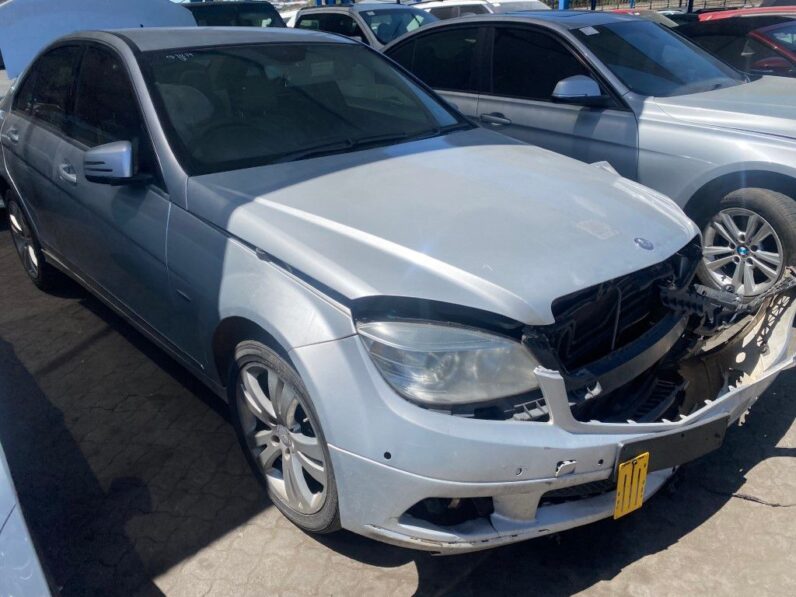 
								2011 MERCEDES BENZ C180 CGI BE full									