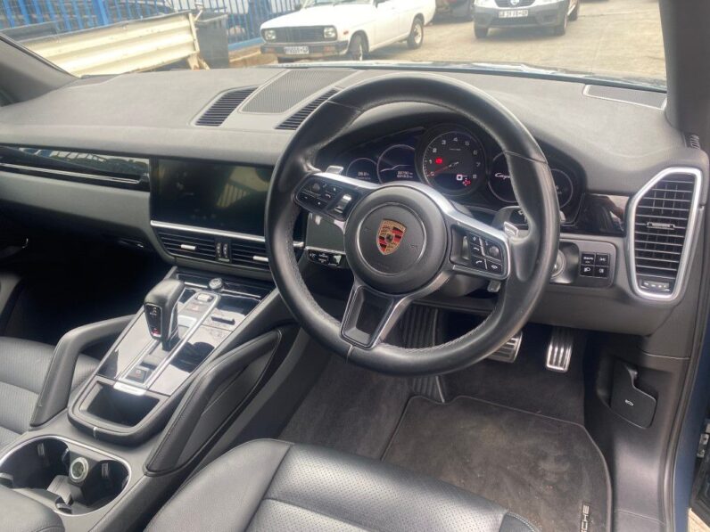 
								2019 PORSCHE CAYENNE S full									