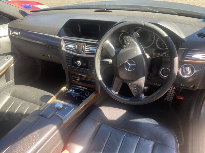 
								2011 MERCEDES BENZ E300 full									