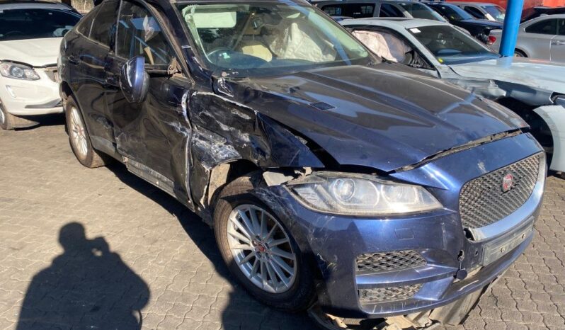 
								2017 JAGUAR F PACE full									