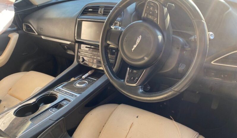 
								2017 JAGUAR F PACE full									