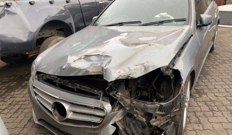 
								2015 MERCEDES BENZ E250 full									